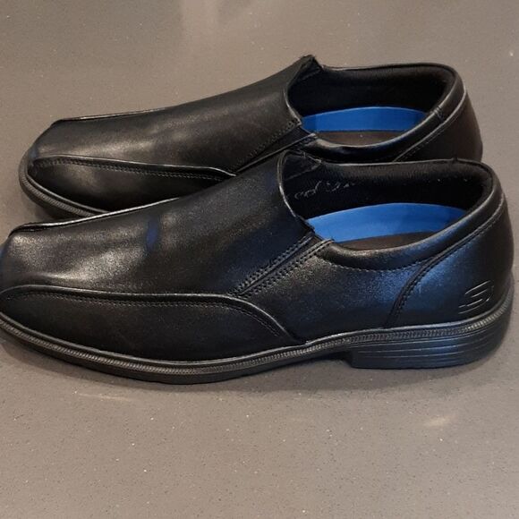 Skechers Black Leather Relaxed Fit Memory Foam Loafers - Picture 5 of 11
